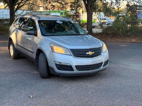 Used 2017 Chevrolet Traverse LS image 1
