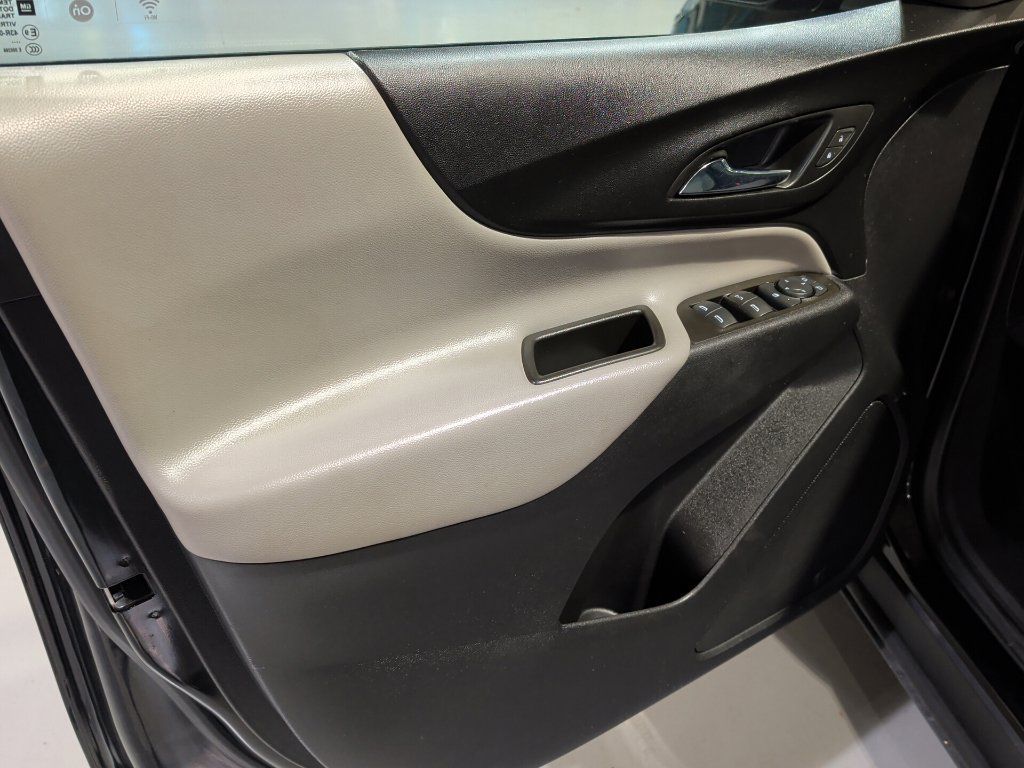 Used 2023 Chevrolet Equinox LS w/ LS Convenience Package FWD image 14