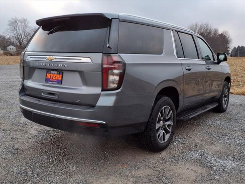 Used 2021 Chevrolet Suburban LT w/ LT Signature Package image 32