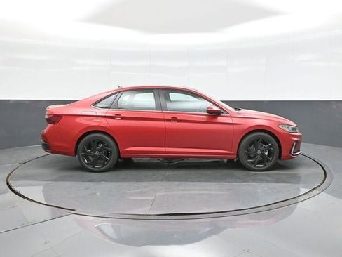 New 2026 Volkswagen Jetta SE image 8