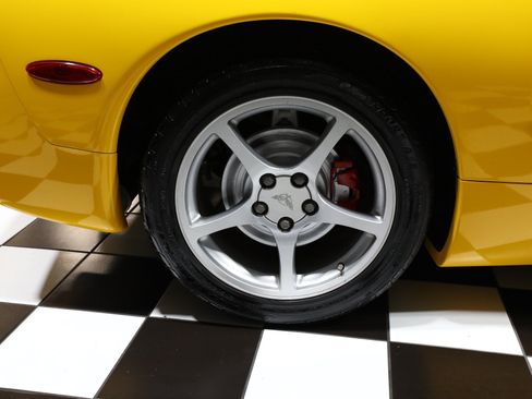 Used 2000 Chevrolet Corvette Coupe w/ Memory Pkg RWD image 42