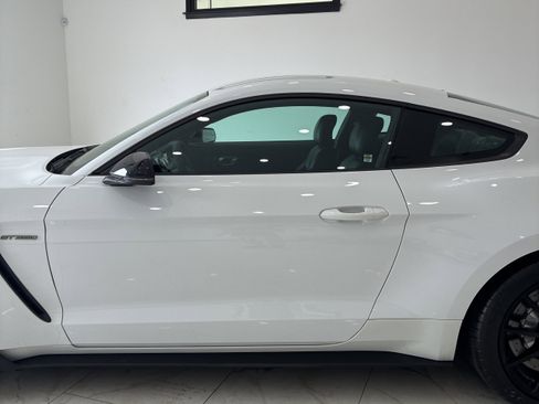 Used 2016 Ford Mustang Shelby GT350 w/ Technology Package RWD image 5