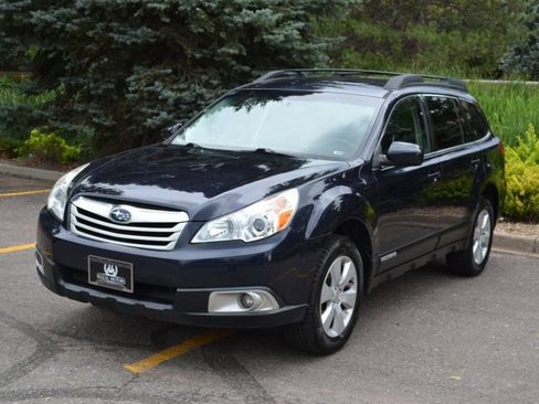Used 2012 Subaru Outback 2.5i Premium w/ All-Weather Pkg image 3
