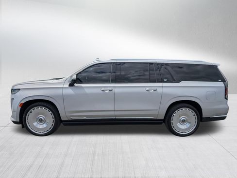 Used 2023 Cadillac Escalade ESV Premium Luxury w/ Touring Package AWD/4WD image 2