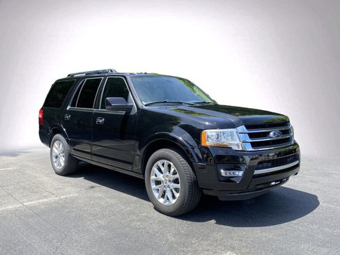 Used 2017 Ford Expedition Limited w/ Equipment Group 301A RWD image 2
