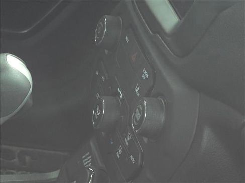 Used 2022 Jeep Renegade Latitude image 27