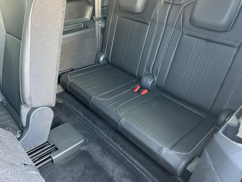 Used 2023 Volkswagen Tiguan SE FWD image 15