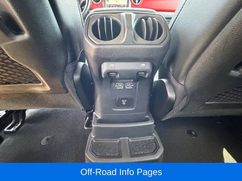 Used 2021 Jeep Wrangler Unlimited Rubicon AWD/4WD image 32