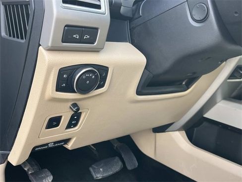 Used 2017 Ford F250 Lariat w/ Lariat Ultimate Package image 31