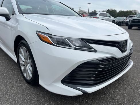 Used 2019 Toyota Camry LE image 26