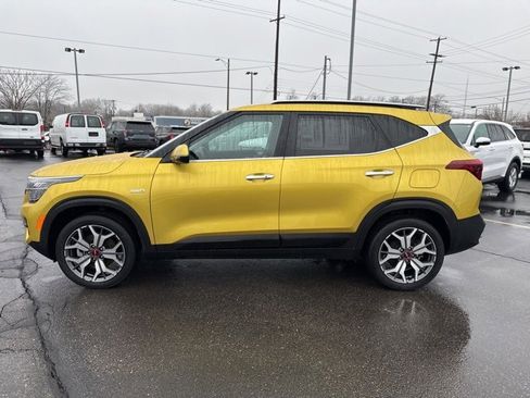 Used 2023 Kia Seltos SX w/ SX Sunroof Package image 4