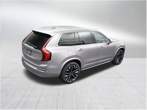 New 2026 Volvo XC90 T8 Ultra AWD/4WD image 18