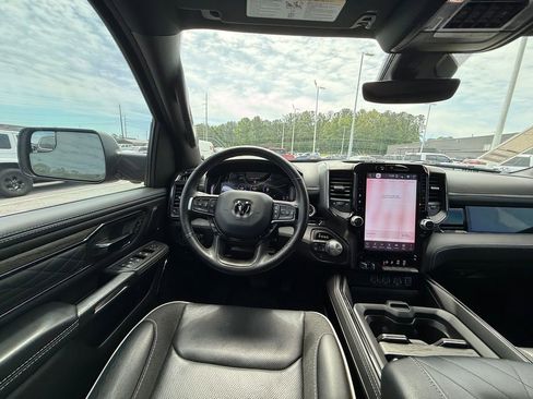 Used 2025 RAM 1500 Limited AWD/4WD image 17