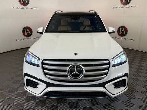 Used 2024 Mercedes-Benz GLS 450 4MATIC image 2