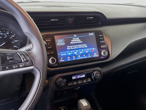 Used 2021 Nissan Kicks SV image 18