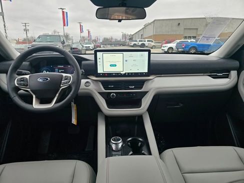 New 2026 Ford Explorer Active w/ Active Comfort Package image 16