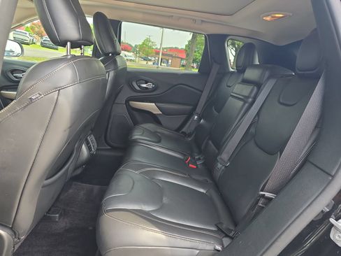 Used 2018 Jeep Cherokee Limited w/ High Altitude Package FWD image 13