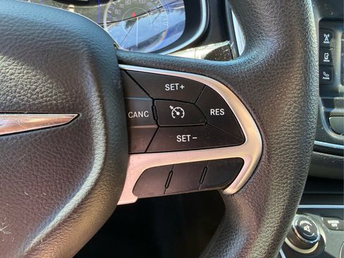 Used 2016 Chrysler 200 Limited FWD image 25