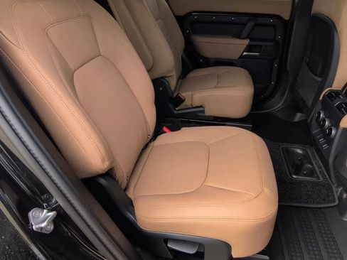 New 2026 Land Rover Defender 130 X-Dynamic SE AWD/4WD image 21