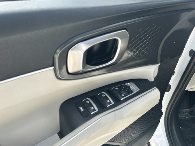 Certified 2023 Kia Sorento S w/ Panoramic Sunroof Package FWD image 16