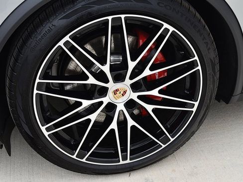 Certified 2025 Porsche Macan 4S Electric image 14