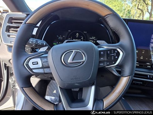 New 2026 Lexus RX 450h AWD image 22