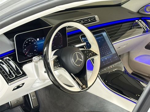 Used 2024 Mercedes-Benz Maybach S 580 4MATIC image 17