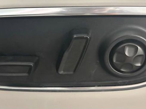 Used 2022 Jeep Wagoneer Series III w/ Rear Seat Video Group 1 AWD/4WD image 24