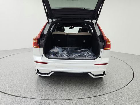 New 2026 Volvo XC60 B5 Plus w/ Climate Package image 23