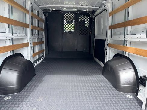 Used 2025 RAM ProMaster 2500 w/ U-Haul Equipment Group FWD image 29