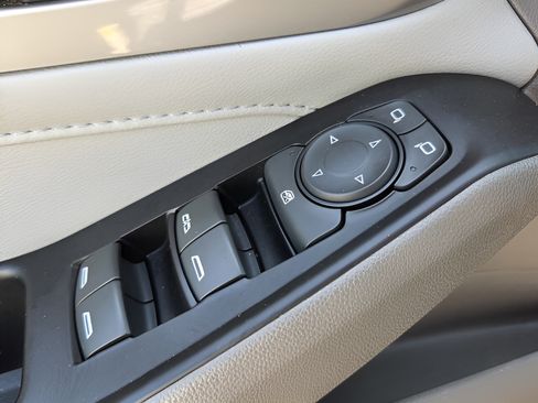 Certified 2020 Chevrolet Traverse LT w/ LT Premium Package FWD image 28