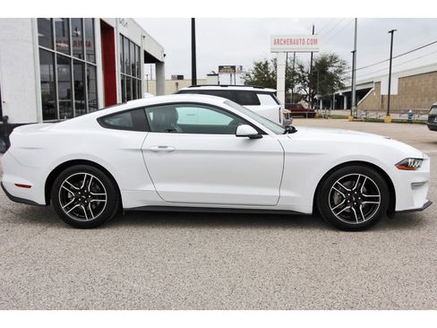 Used 2021 Ford Mustang Premium image 8