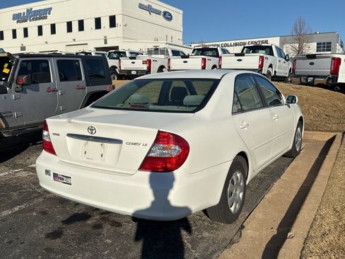 Used 2002 Toyota Camry LE image 3