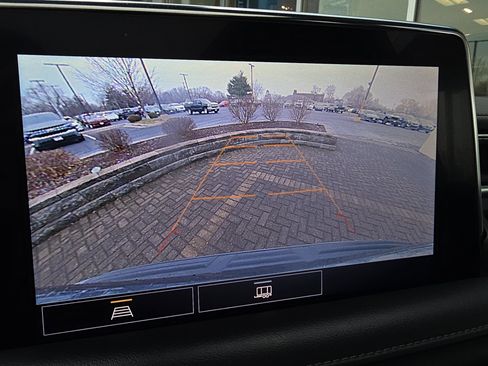 Used 2021 Chevrolet Suburban LT image 27