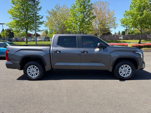 Used 2025 Toyota Tundra SR5 AWD/4WD image 9