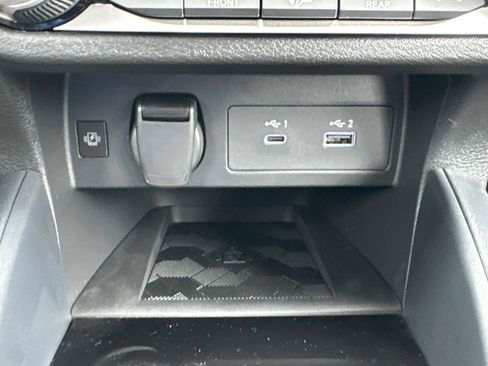 New 2025 Nissan Versa SR w/ Trunk Package image 34