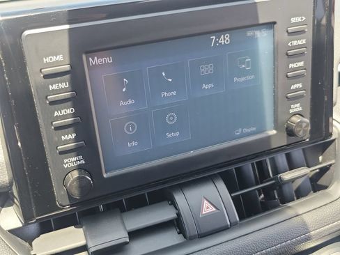 Used 2019 Toyota RAV4 XLE FWD image 14