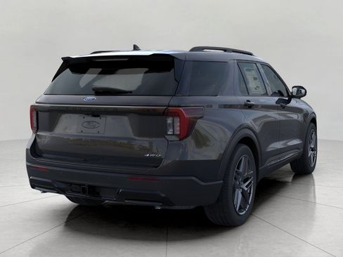 New 2026 Ford Explorer ST-Line w/ ST-Line Street Pack AWD/4WD image 8
