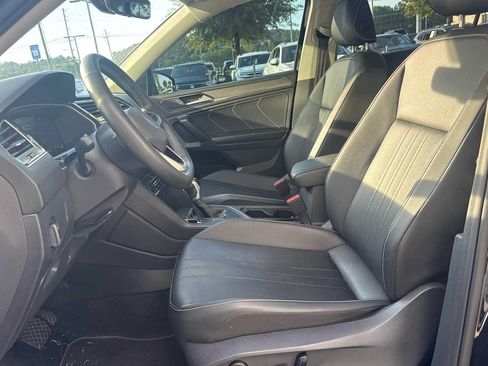 Certified 2023 Volkswagen Tiguan SE FWD image 37