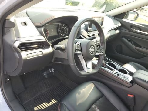 Certified 2025 Nissan Altima 2.5 SR AWD/4WD image 18