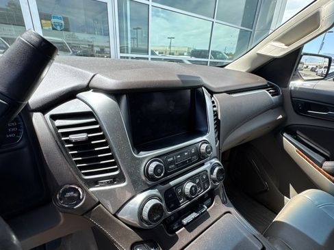 Used 2018 Chevrolet Suburban Premier AWD/4WD image 16