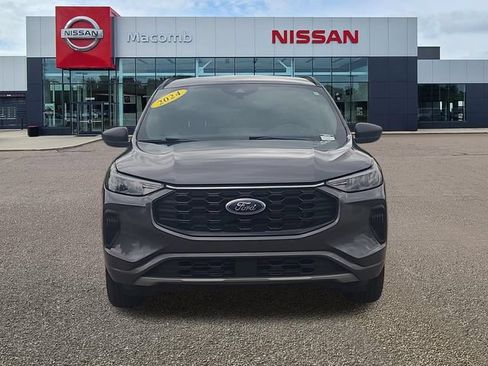 Used 2024 Ford Escape ST-Line w/ Tech Pack #1 AWD/4WD image 2