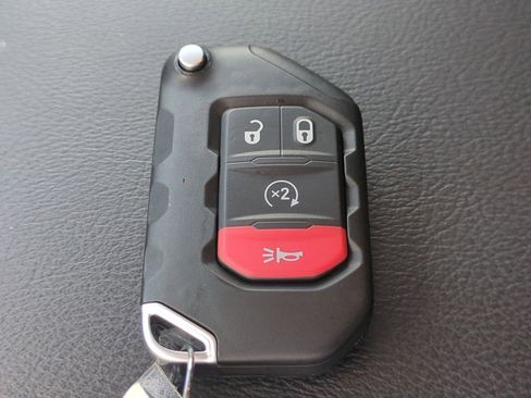 Used 2025 Jeep Wrangler Sahara 4xe w/ Safety Group image 33