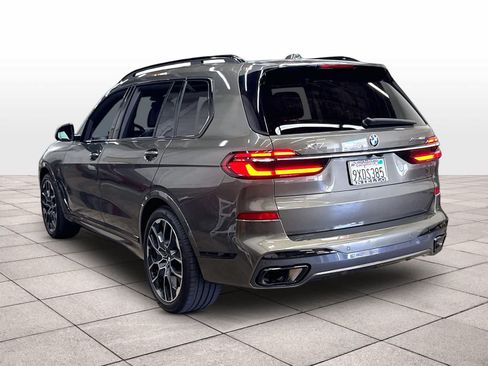 Used 2023 BMW X7 xDrive40i w/ Dynamic Handling Package AWD/4WD image 14