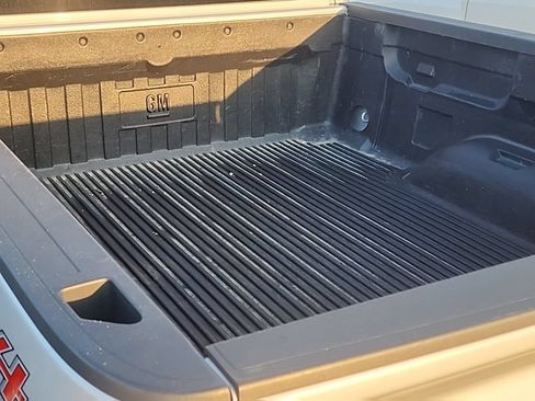 Used 2015 Chevrolet Silverado 1500 LT w/ LT Convenience Package AWD/4WD image 3