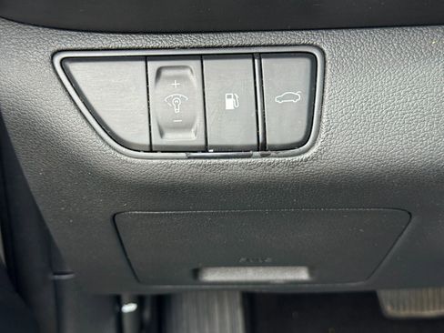 Used 2022 Genesis G70 2.0T image 17