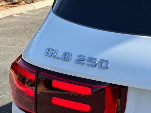 New 2025 Mercedes-Benz GLB 250 image 25
