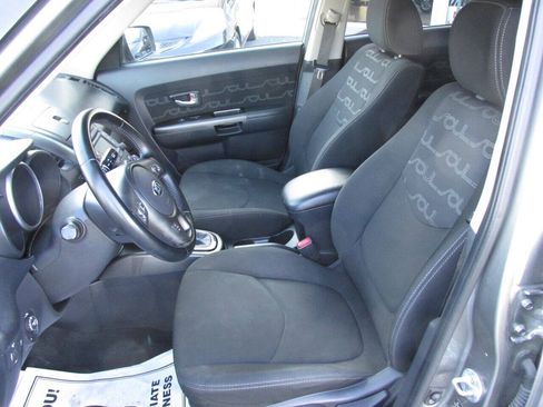 Used 2013 Kia Soul + w/ Audio Pkg FWD image 8