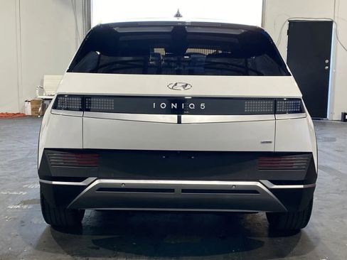 Used 2022 Hyundai Ioniq 5 SE image 3