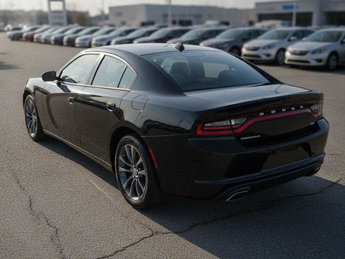 Used 2023 Dodge Charger SXT RWD image 4